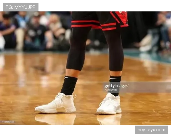 扎克拉文训练时瘦成纸片人，场下却像豪宅主人那样“大手笔”到底怎么买的这些豪车？